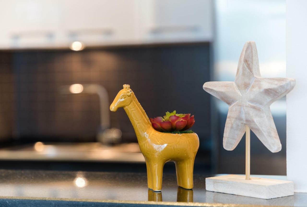 Maison Privee - Big, Bright, Luxury Marina Views Apt Next To Beach Dubai Exteriör bild